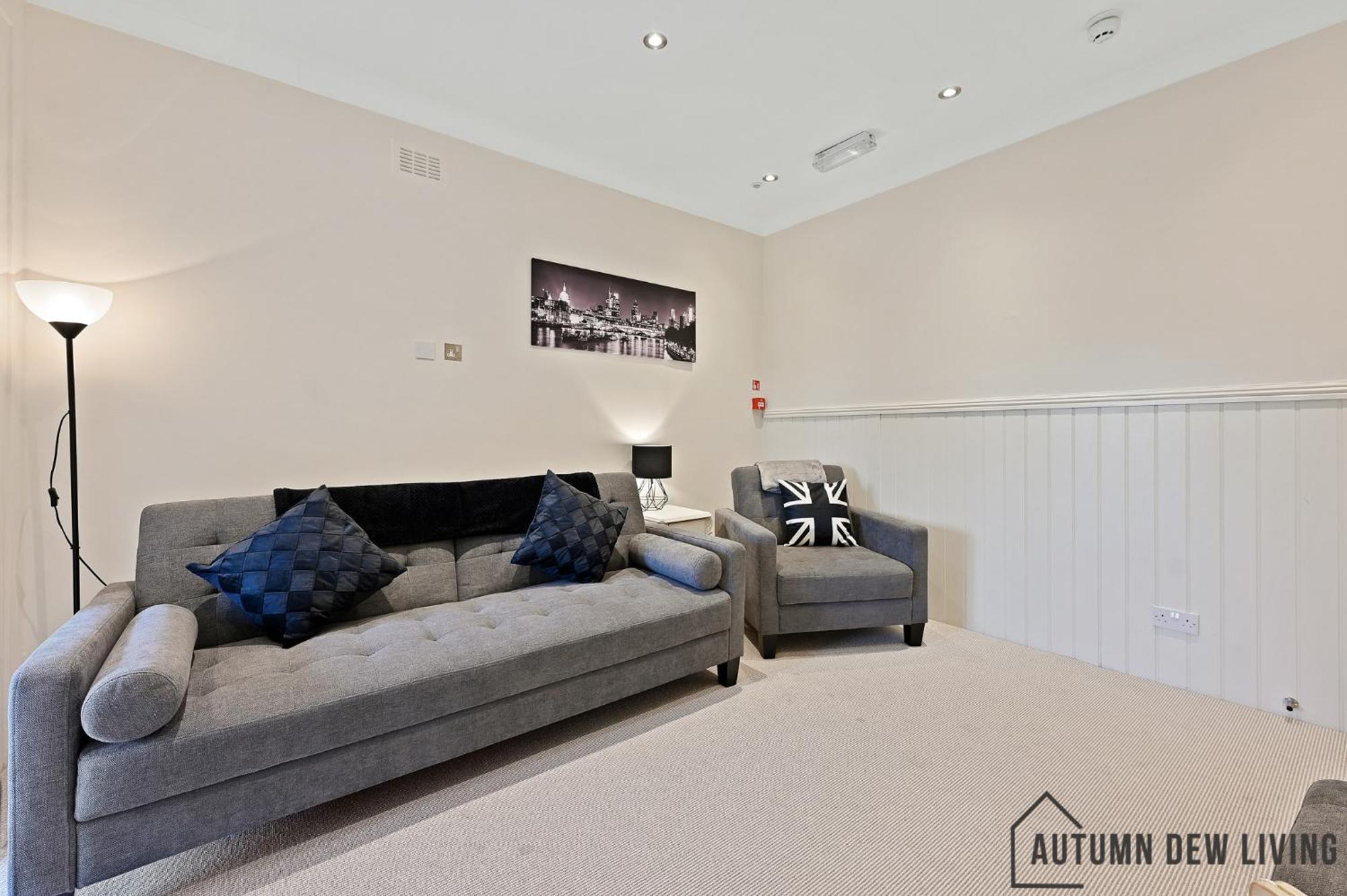 Beautiful 2 King Size Beds 2 Bath- Sleeps 5 In Earls Court Apartment ลอนดอน ภายนอก รูปภาพ