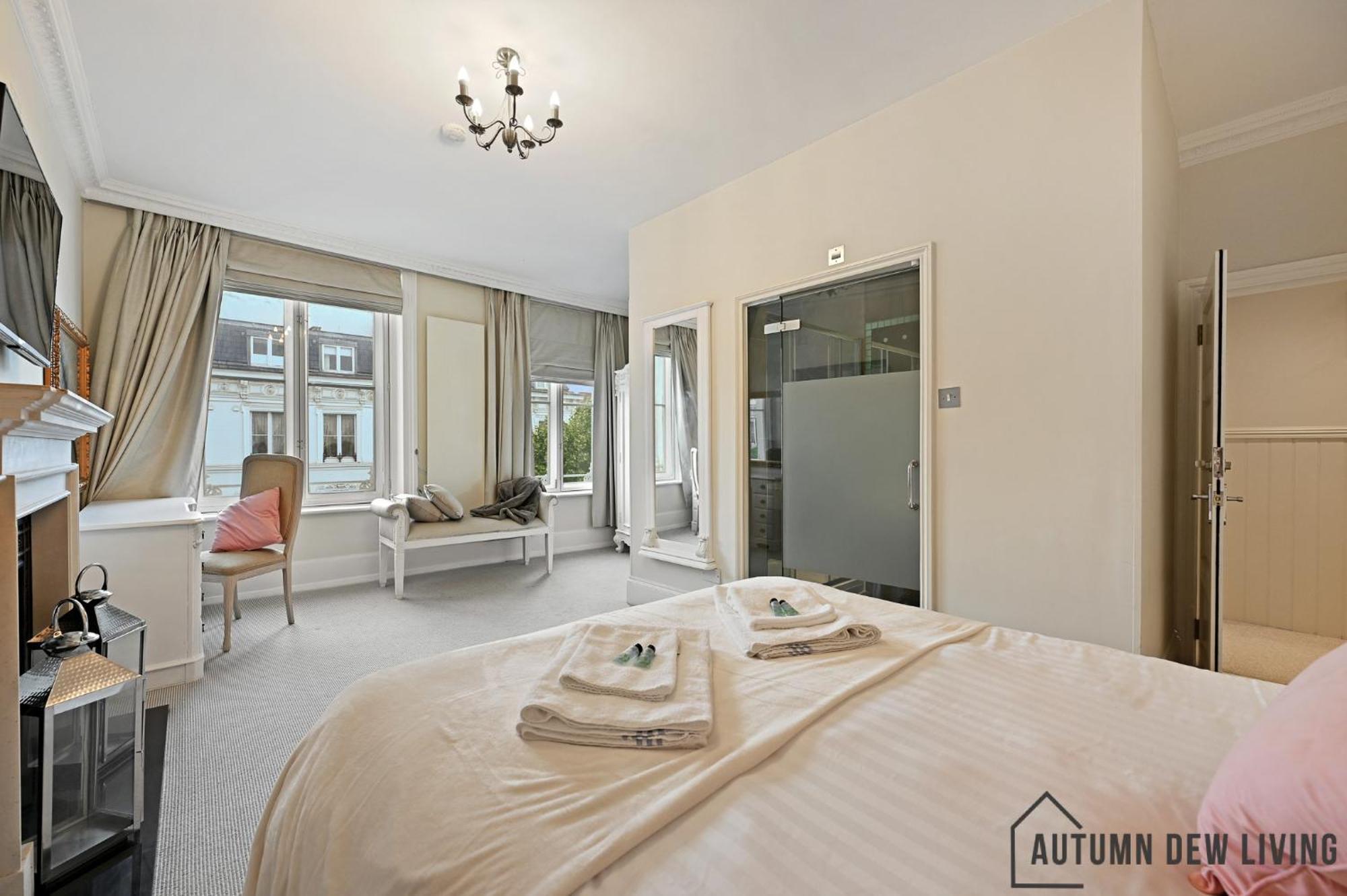 Beautiful 2 King Size Beds 2 Bath- Sleeps 5 In Earls Court Apartment ลอนดอน ภายนอก รูปภาพ